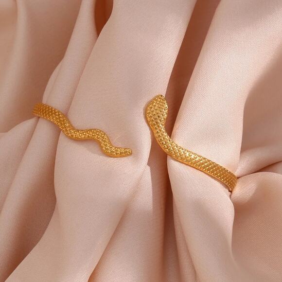 NEW 18K yellow gold plated snake checkered bracelet bangle jewelry B29A - Picture 4 of 8